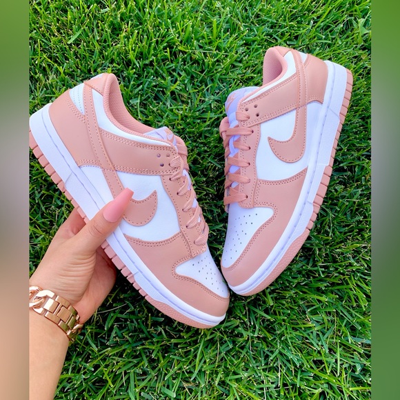 Nike dunk low “Rose Whisper” size 7 Women’s - Picture 1 of 9